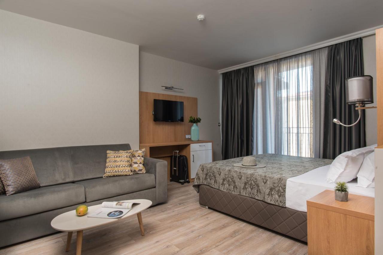 Tia Maria Is Situated In The Southern Part Of The Sunny Beach Resort Екстериор снимка