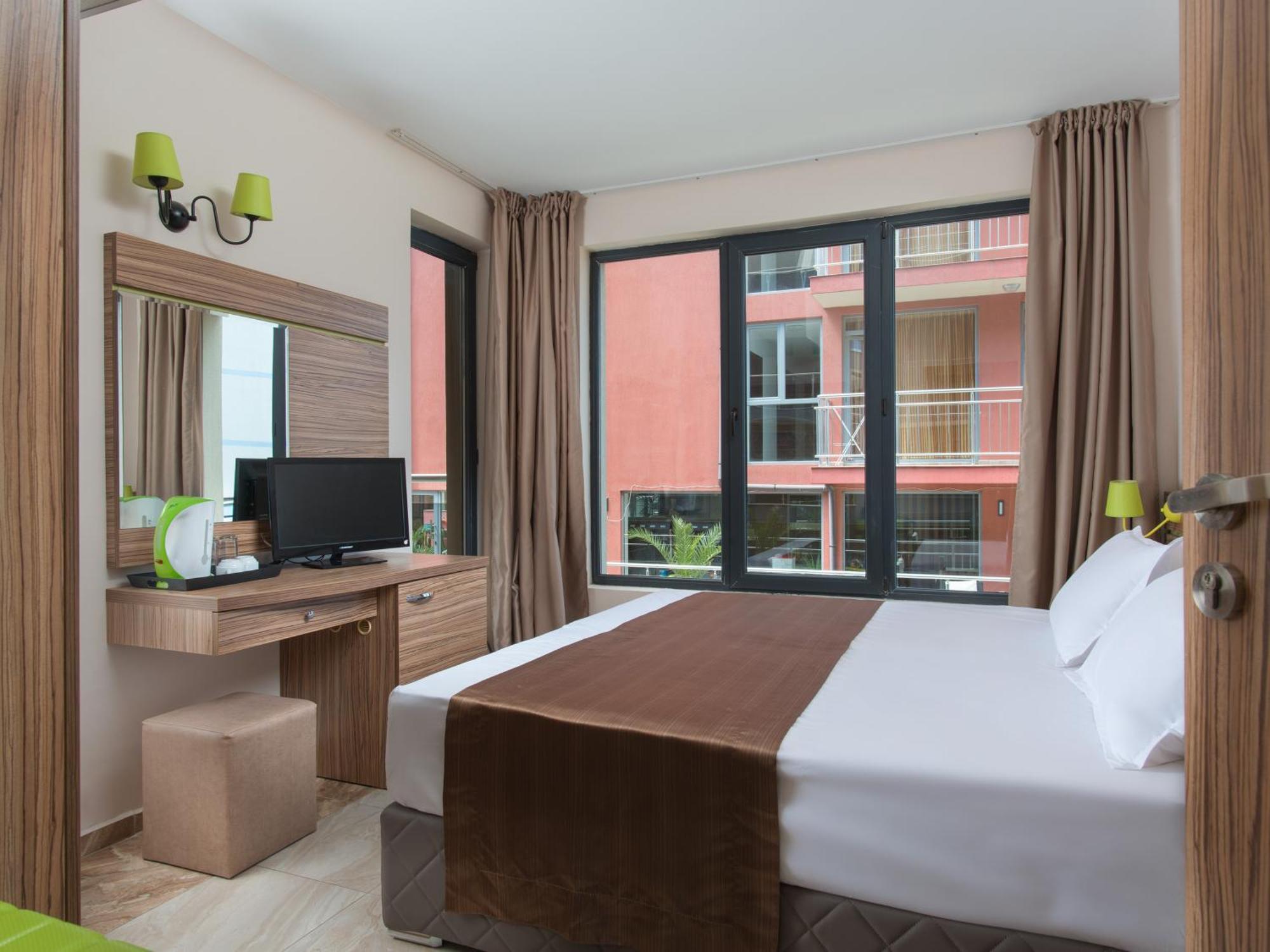 Tia Maria Is Situated In The Southern Part Of The Sunny Beach Resort Екстериор снимка