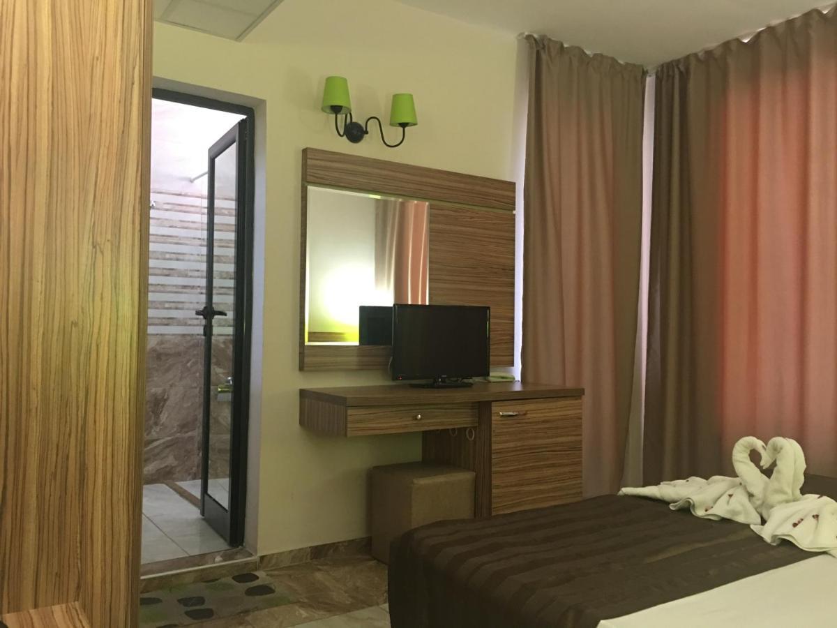 Tia Maria Is Situated In The Southern Part Of The Sunny Beach Resort Екстериор снимка